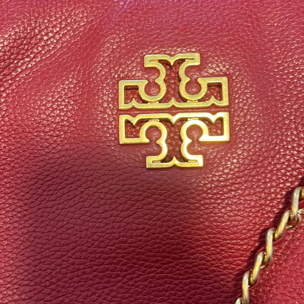 Tory Burch Tote. Good preowned condition. 14” by 19” - Picture 6 of 6